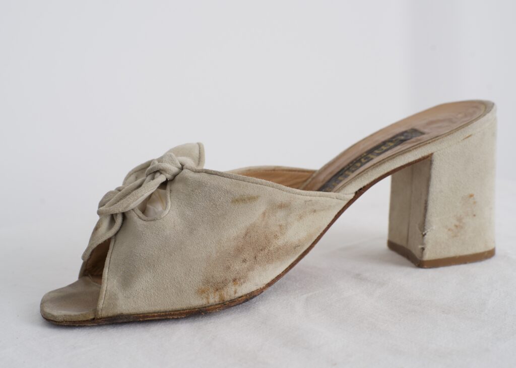 Sandales à Talon Vintage avant après nettoyage