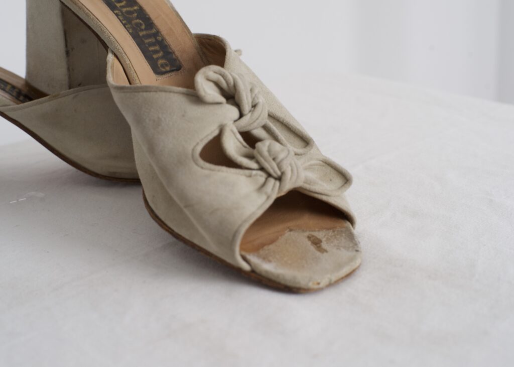 Sandales à Talon Vintage avant après nettoyage